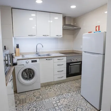 아파트 Charming Renovated Flat In Madragoa By Soulplaces 리스본