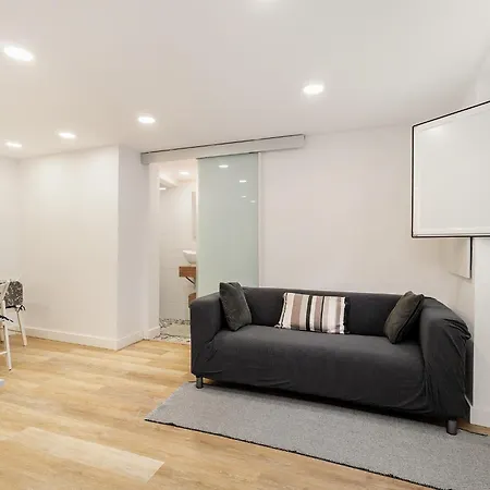 Charming Renovated Flat In Madragoa By Soulplaces * Lisboa