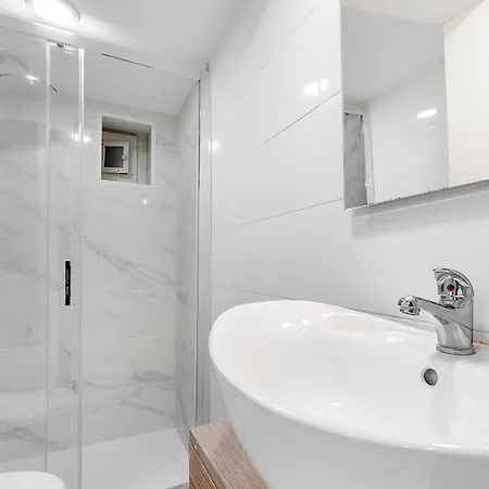 Charming Renovated Flat In Madragoa By Soulplaces Lisboa